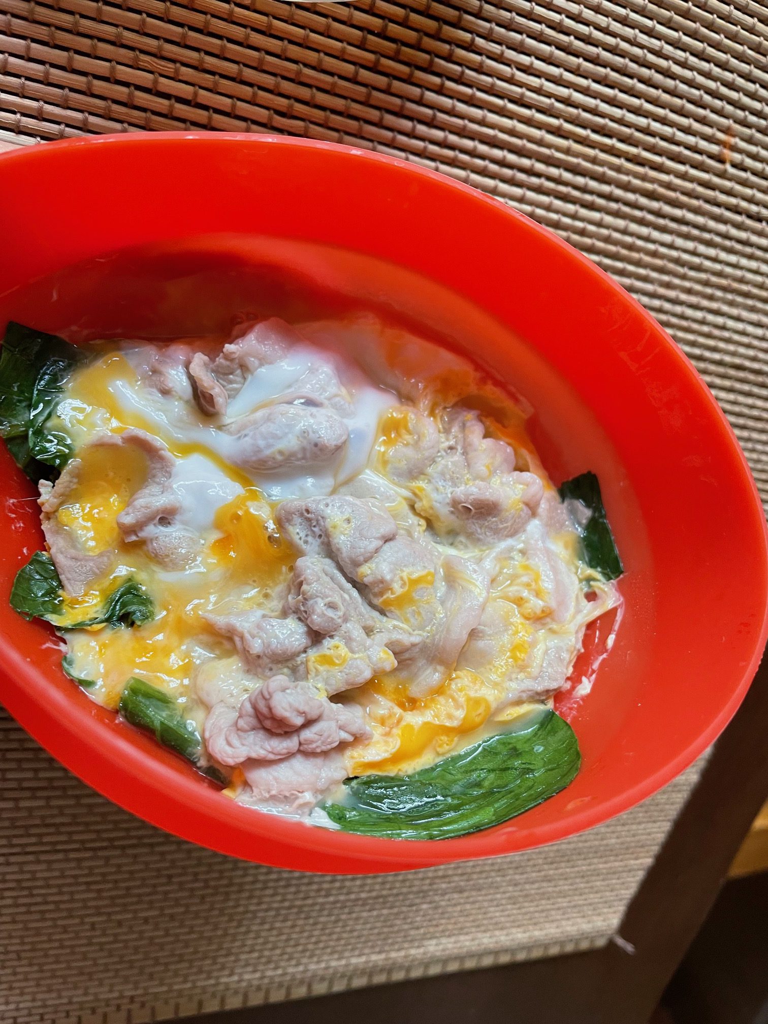 豚肉と小松菜の卵とじ丼